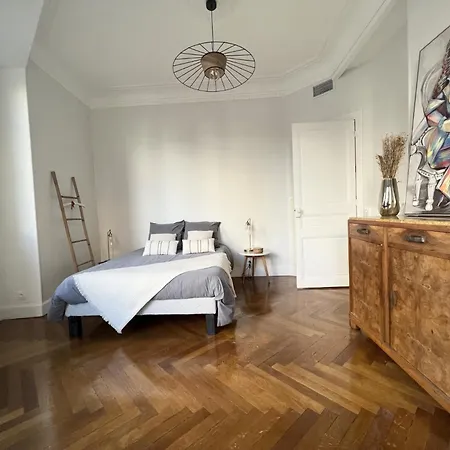 Luxueux 115m2, 3 Centre Avec Parking A 5 Min -climatisation Appartement Nice