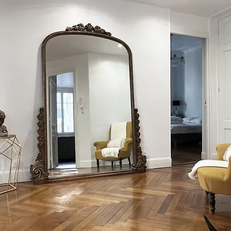 Appartement Luxueux 115m2, 3 Centre Avec Parking A 5 Min -climatisation