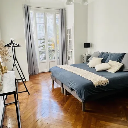 Luxueux 115m2, 3 Centre Avec Parking A 5 Min -climatisation Nice