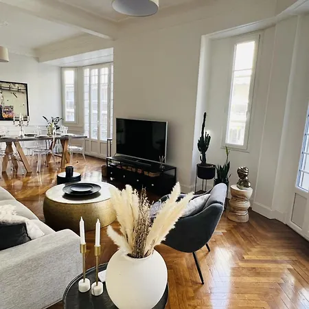 Luxueux 115m2, 3 Centre Avec Parking A 5 Min -climatisation *