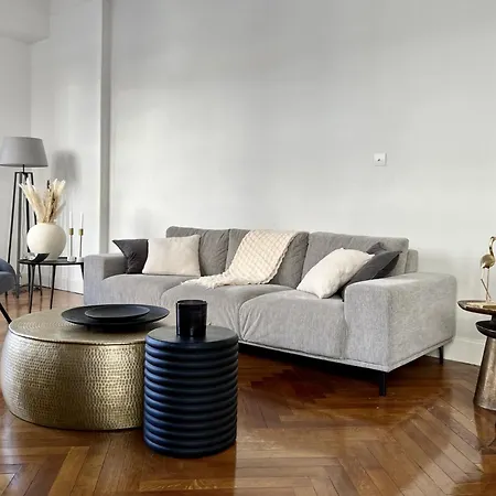 Luxueux 115m2, 3 Centre Avec Parking A 5 Min -climatisation Lägenhet